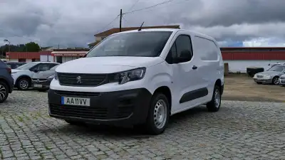 Peugeot PARTNER GIRAFON 2020 - 14490 EUR, 113847 km - AUTO.MOTO.pt - 113847km - foto 4 de 10