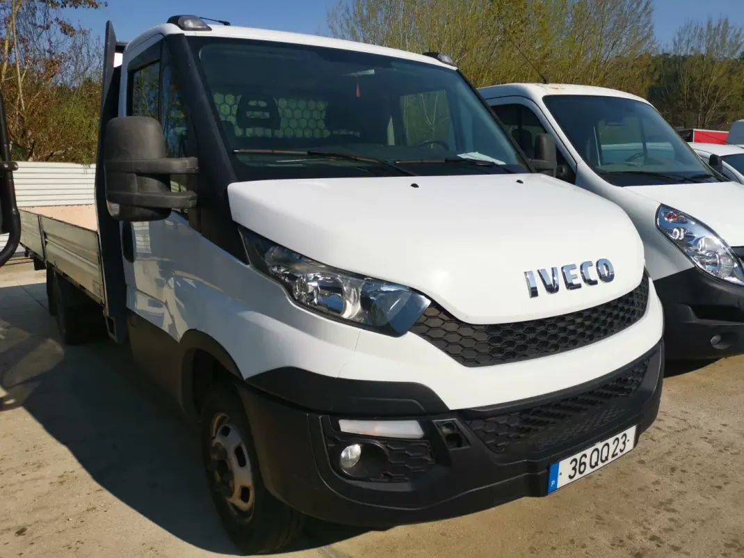 Iveco 2015 - 15000 EUR, 278000 km - AUTO.MOTO.pt - 278000km - foto 2 de 5
