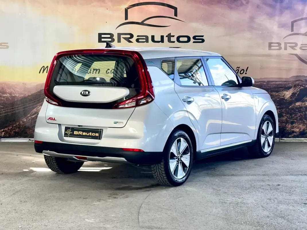 Kia e-Soul 2022 - 22900 EUR, 64656 km - AUTO.MOTO.pt - 64656km - foto 6 de 24