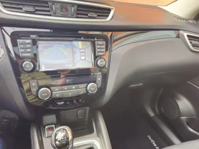 Nissan Qashqai 2016 - 17500 EUR, 101000 km - AUTO.MOTO.pt - 101000km - foto 10 de 15