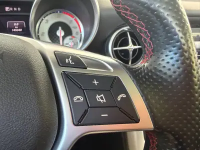 Mercedes-Benz SLK 250 2016 - 34000 EUR, 145340 km - AUTO.MOTO.pt - 145340km - foto 38 de 43