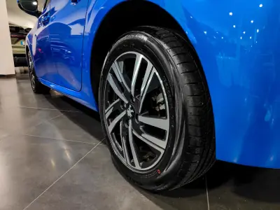 Peugeot 208 2019 - 14500 EUR, 90000 km - AUTO.MOTO.pt - 90000km - foto 21 de 60