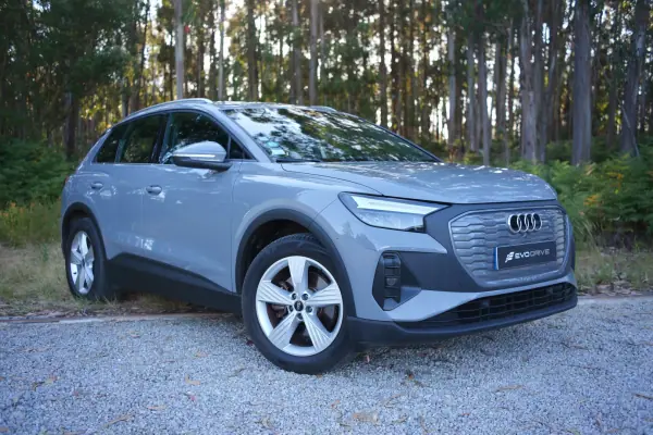 Audi Q4 e-tron 2022 - 28490 EUR, 52000 km - AUTO.MOTO.pt - 52000km - foto 5 de 25
