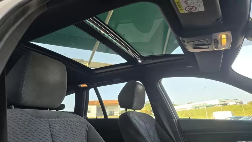 BMW 320 2015 - 17900 EUR, 321926 km - AUTO.MOTO.pt - 321926km - foto 6 de 23