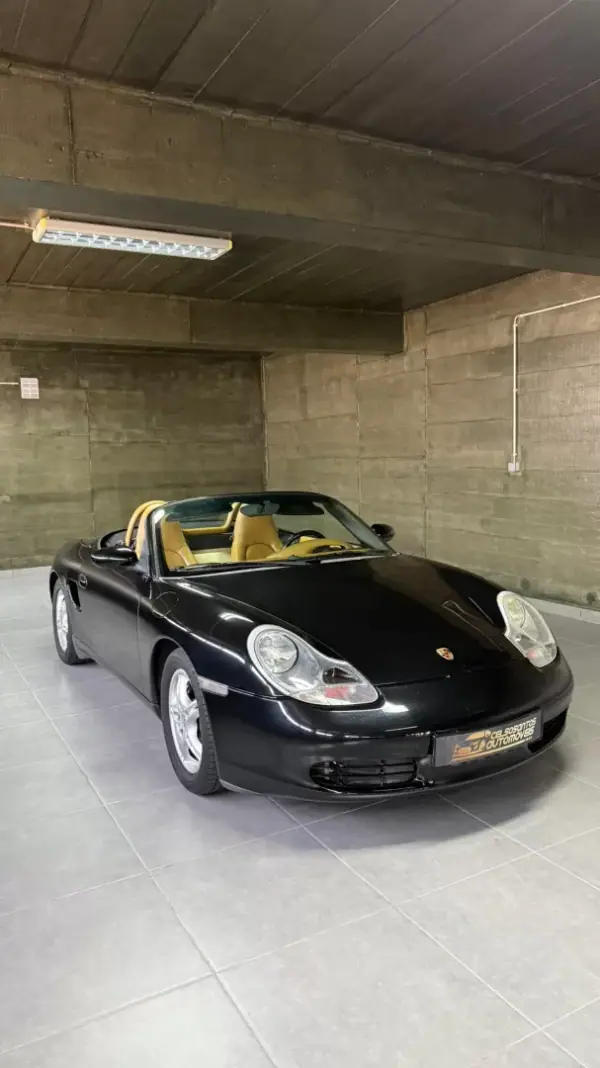 Porsche Boxster 2002 - 29000 EUR, 110000 km - AUTO.MOTO.pt - 110000km - foto 2 de 13