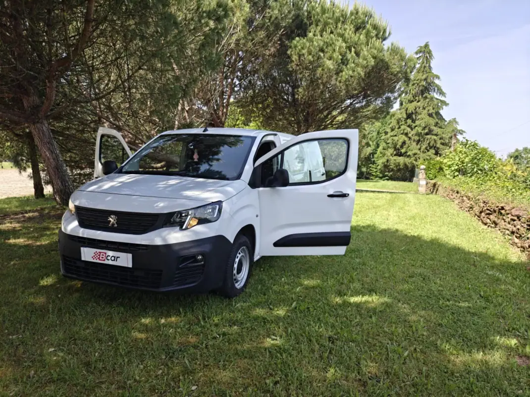 Peugeot PARTNER GIRAFON 2021 - 12900 EUR, 104300 km - AUTO.MOTO.pt - 104300km - foto 19 de 31