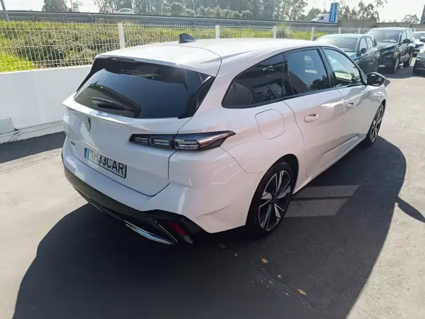 Peugeot 308 2022 - 18500 EUR, 156801 km - AUTO.MOTO.pt - 156801km - foto 3 de 32