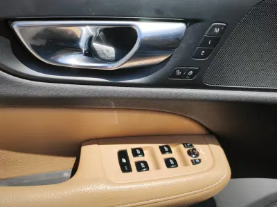 Volvo V60 2019 - 24900 EUR, 182000 km - AUTO.MOTO.pt - 182000km - foto 7 de 25