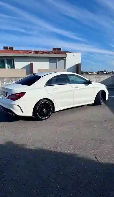 Mercedes-Benz CLA 180 2018 — foto 4 de 15