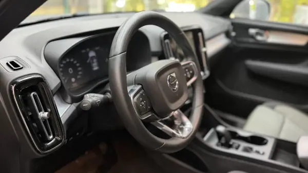 Volvo XC 40 2023 - 31500 EUR, 82000 km - AUTO.MOTO.pt - 82000km - foto 16 de 24
