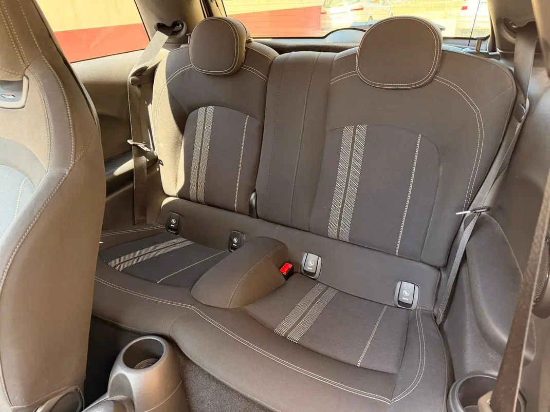 MINI One 2019 - 18500 EUR, 150000 km - AUTO.MOTO.pt - 150000km - foto 5 de 12