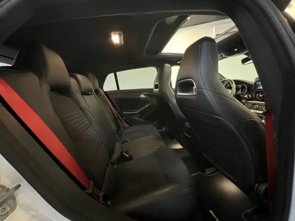 Mercedes-Benz CLA 45 AMG 2019 - 39990 EUR, 95000 km - AUTO.MOTO.pt - 95000km - foto 10 de 57