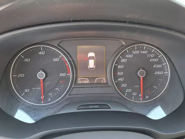 SEAT Leon 2014 - 10900 EUR, 261084 km - AUTO.MOTO.pt - 261084km - foto 26 de 39