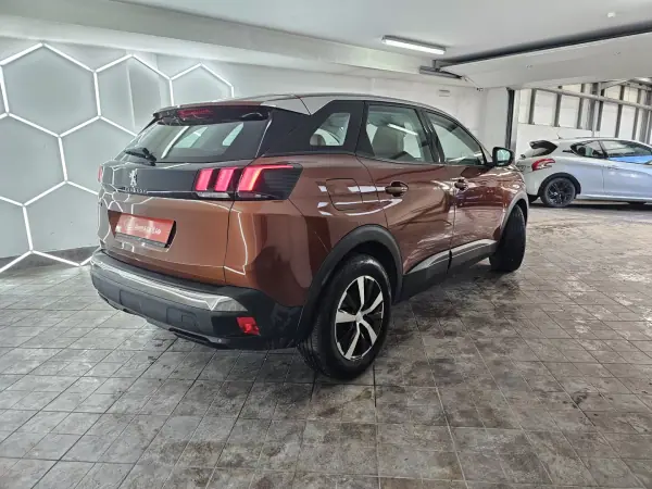 Peugeot 3008 2018 - 17990 EUR, 122503 km - AUTO.MOTO.pt - 122503km - foto 12 de 25