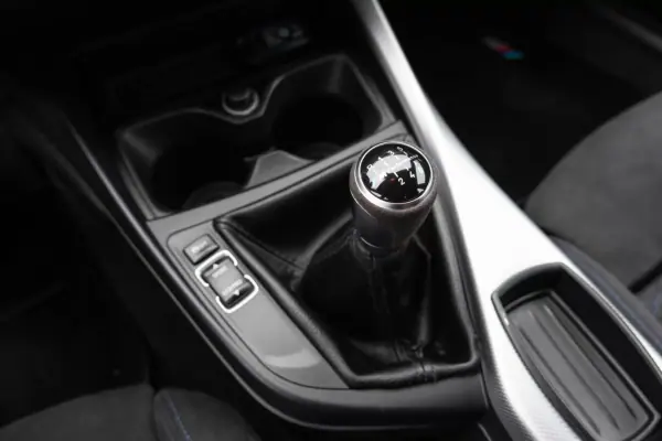 BMW 118 2013 - 14999 EUR, 132000 km - AUTO.MOTO.pt - 132000km - foto 22 de 25