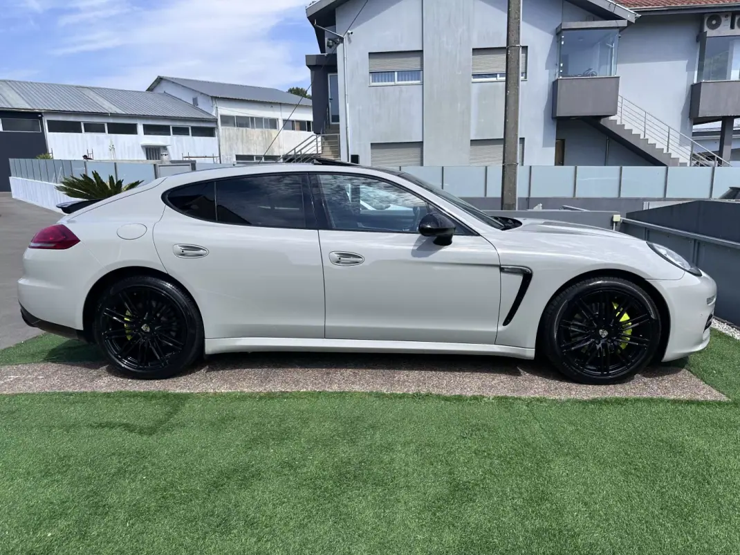 Porsche Panamera 2015 - 35000 EUR, 159000 km - AUTO.MOTO.pt - 159000km - foto 18 de 67