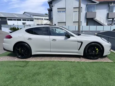 Porsche Panamera 2015 - 35000 EUR, 159000 km - AUTO.MOTO.pt - 159000km - foto 18 de 67