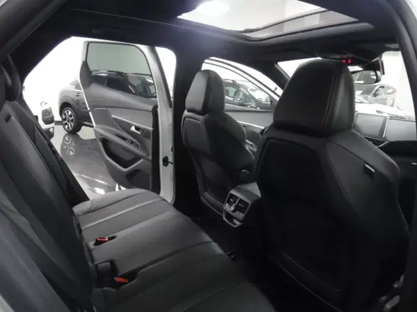Peugeot 3008 2020 - 19500 EUR, 78000 km - AUTO.MOTO.pt - 78000km - foto 24 de 37