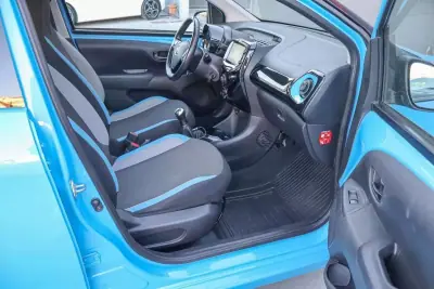 Toyota Aygo 2015 - 7990 EUR, 90537 km - 90537km - foto 18 de 20