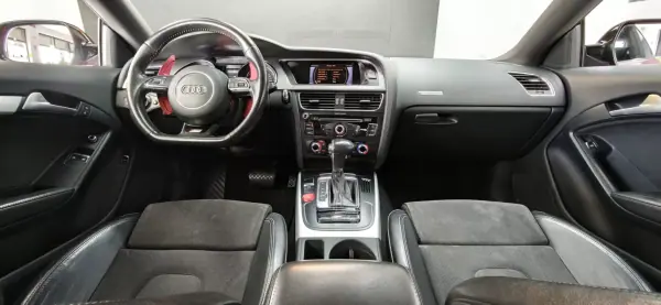 Audi A5 2012 - 18900 EUR, 178611 km - AUTO.MOTO.pt - 178611km - foto 30 de 32