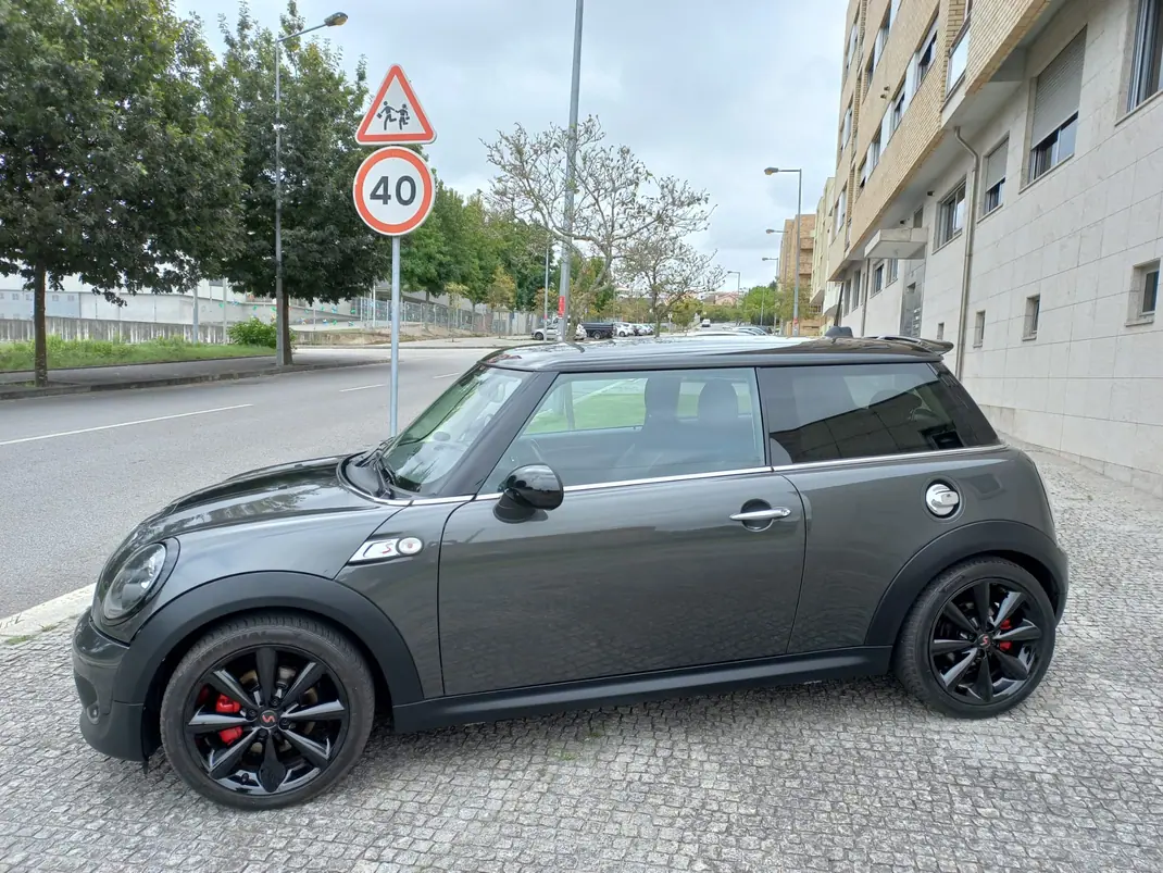 MINI Sd 2012 - 9950 EUR, 205500 km - AUTO.MOTO.pt - 205500km - foto 4 de 9