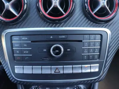 Mercedes-Benz A 45 AMG 2016 - 32500 EUR, 122000 km - AUTO.MOTO.pt - 122000km - foto 22 de 23
