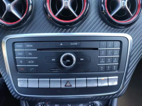 Mercedes-Benz A 45 AMG 2016 - 32500 EUR, 122000 km - AUTO.MOTO.pt - 122000km - foto 22 de 23