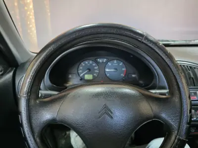 Citroën Saxo 2000 - 2450 EUR, 280000 km - AUTO.MOTO.pt - 280000km - foto 3 de 12