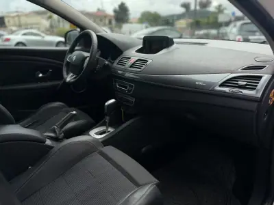 Renault Mégane 2011 - 6990 EUR, 279161 km - AUTO.MOTO.pt - 279161km - foto 12 de 25