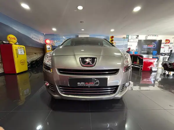 Peugeot 5008 2010 - 8950 EUR, 230534 km - AUTO.MOTO.pt - 230534km - foto 2 de 22