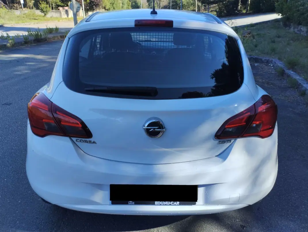 Opel CORSA VAN 1.3 CDTI 2017 - 8250 EUR, 190000 km - AUTO.MOTO.pt - 190000km - foto 6 de 16