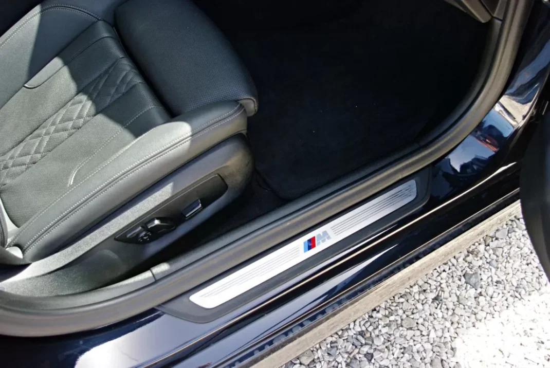BMW 530e 2022 - 44900 EUR, 52332 km - AUTO.MOTO.pt - 52332km - foto 25 de 46