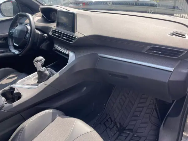 Peugeot 3008 2018 - 14500 EUR, 123000 km - AUTO.MOTO.pt - 123000km - foto 16 de 16