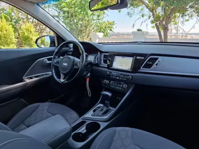 Kia Niro 2019 - 17900 EUR, 74459 km - 74459km - foto 20 de 26
