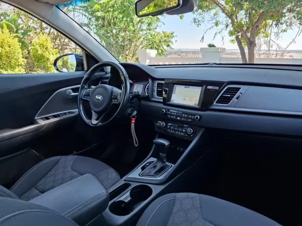 Kia Niro 2019 - 17900 EUR, 74459 km - 74459km - foto 20 de 26