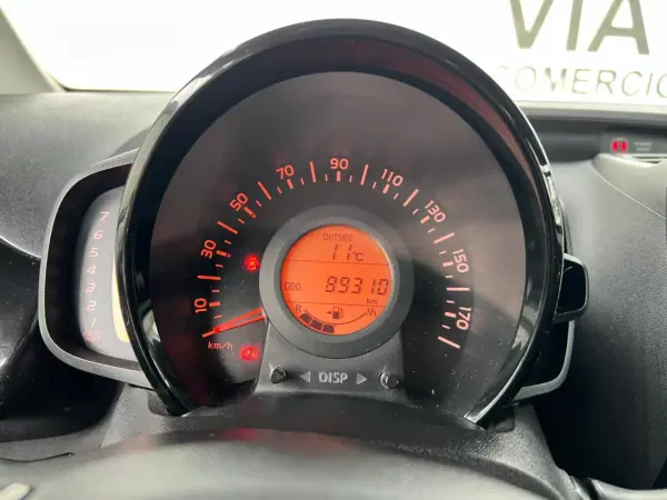 Toyota Aygo 2016 - 10900 EUR, 89310 km - AUTO.MOTO.pt - 89310km - foto 15 de 15