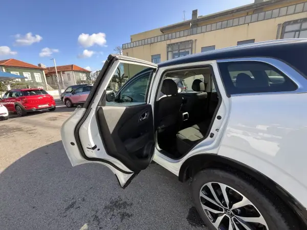 Renault Kadjar 2016 - 11950 EUR, 250000 km - AUTO.MOTO.pt - 250000km - foto 32 de 42