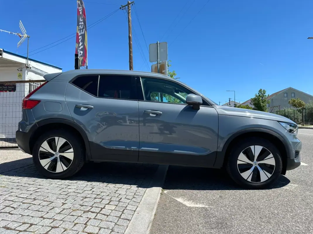 Volvo XC 40 2020 - 29900 EUR, 68976 km - AUTO.MOTO.pt - 68976km - foto 8 de 35