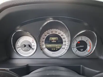 Mercedes-Benz GLK 250 2014 - 22500 EUR, 139500 km - AUTO.MOTO.pt - 139500km - foto 19 de 32