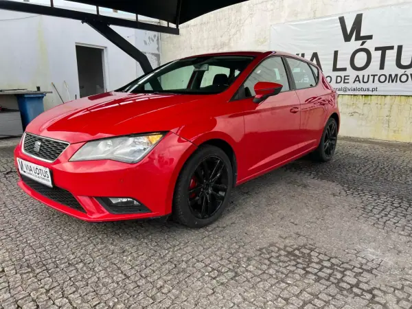 SEAT Leon 2013 - 8900 EUR, 186600 km - AUTO.MOTO.pt - 186600km - foto 2 de 6