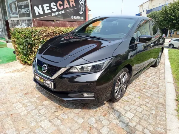 Nissan Leaf 2020 - 14900 EUR, 71868 km - AUTO.MOTO.pt - 71868km - foto 2 de 11