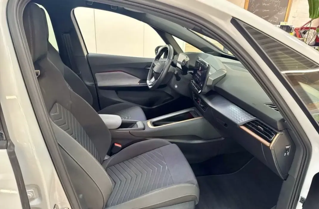 Cupra Born 2023 - 34900 EUR, 35000 km - 35000km - foto 9 de 14