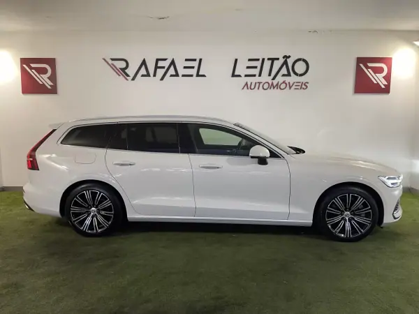 Volvo V60 2022 - 31900 EUR, 71000 km - AUTO.MOTO.pt - 71000km - foto 8 de 29