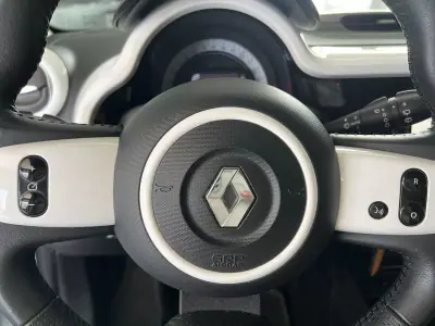 Renault Twingo 2021 - 10800 EUR, 86540 km - AUTO.MOTO.pt - 86540km - foto 16 de 22