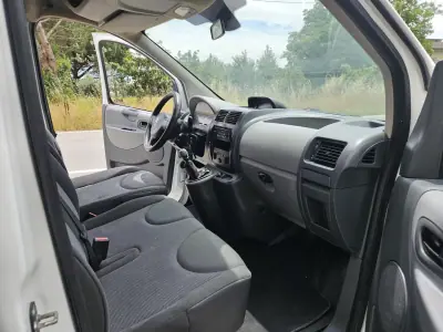 Citroën Jumpy 2011 - 8250 EUR, 285000 km - AUTO.MOTO.pt - 285000km - foto 8 de 10