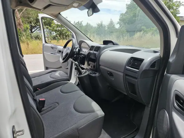 Citroën Jumpy 2011 - 8250 EUR, 285000 km - AUTO.MOTO.pt - 285000km - foto 8 de 10