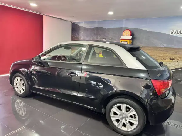 Audi A1 2014 - 12500 EUR, 194000 km - AUTO.MOTO.pt - 194000km - foto 5 de 17