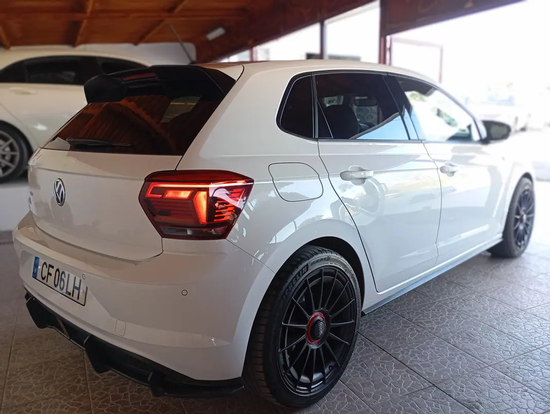Volkswagen Polo 2018 - 21999 EUR, 176047 km - AUTO.MOTO.pt - 176047km - foto 1 de 13