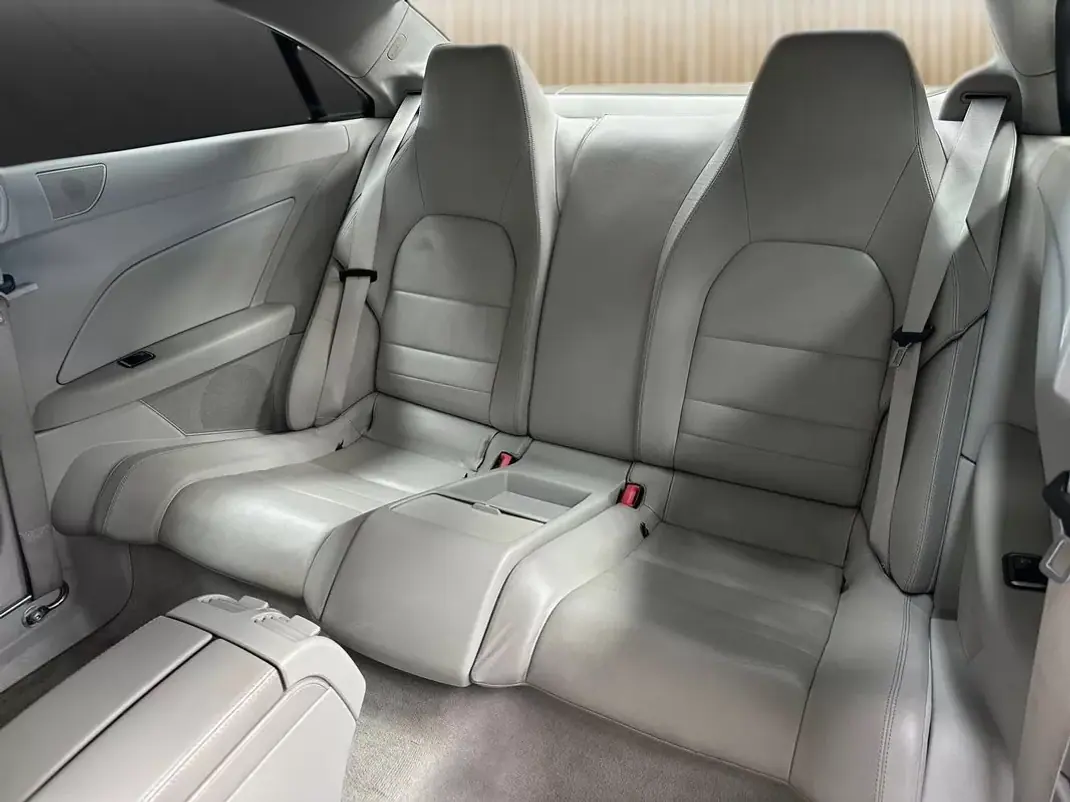 Mercedes-Benz E 250 2011 - 13800 EUR, 336000 km - AUTO.MOTO.pt - 336000km - foto 11 de 19