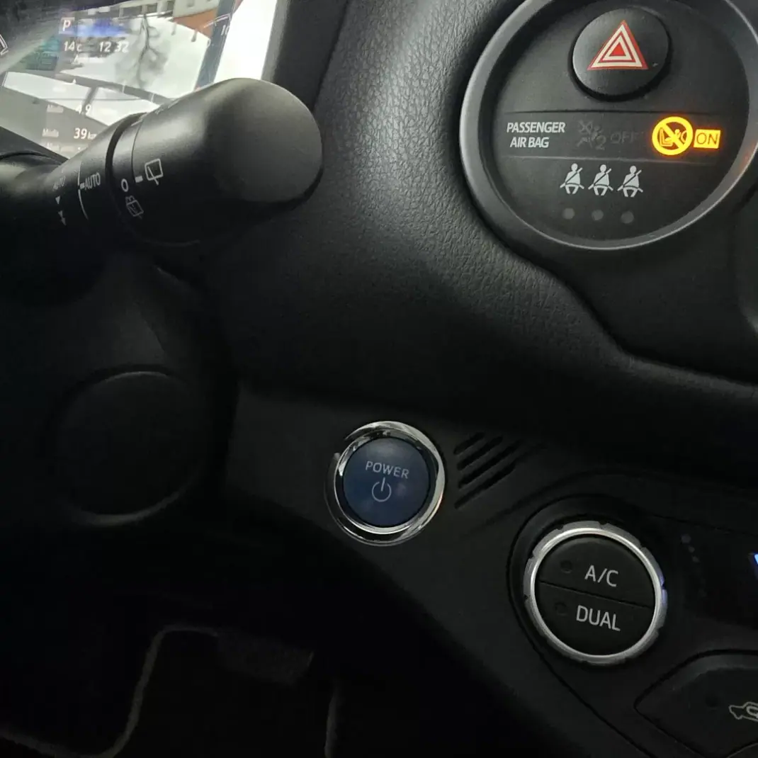 Toyota Yaris 2020 - 18950 EUR, 77356 km - AUTO.MOTO.pt - 77356km - foto 19 de 28